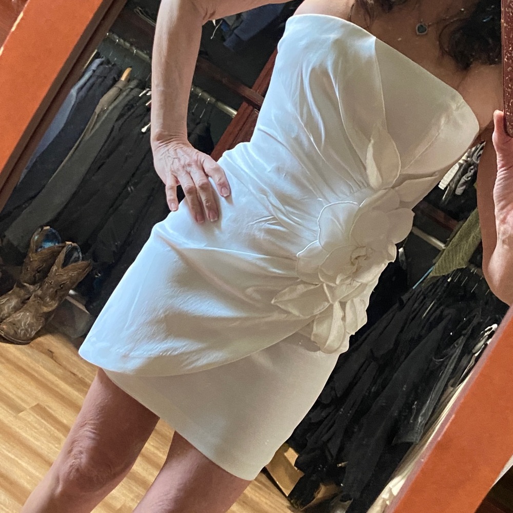 Short white dress